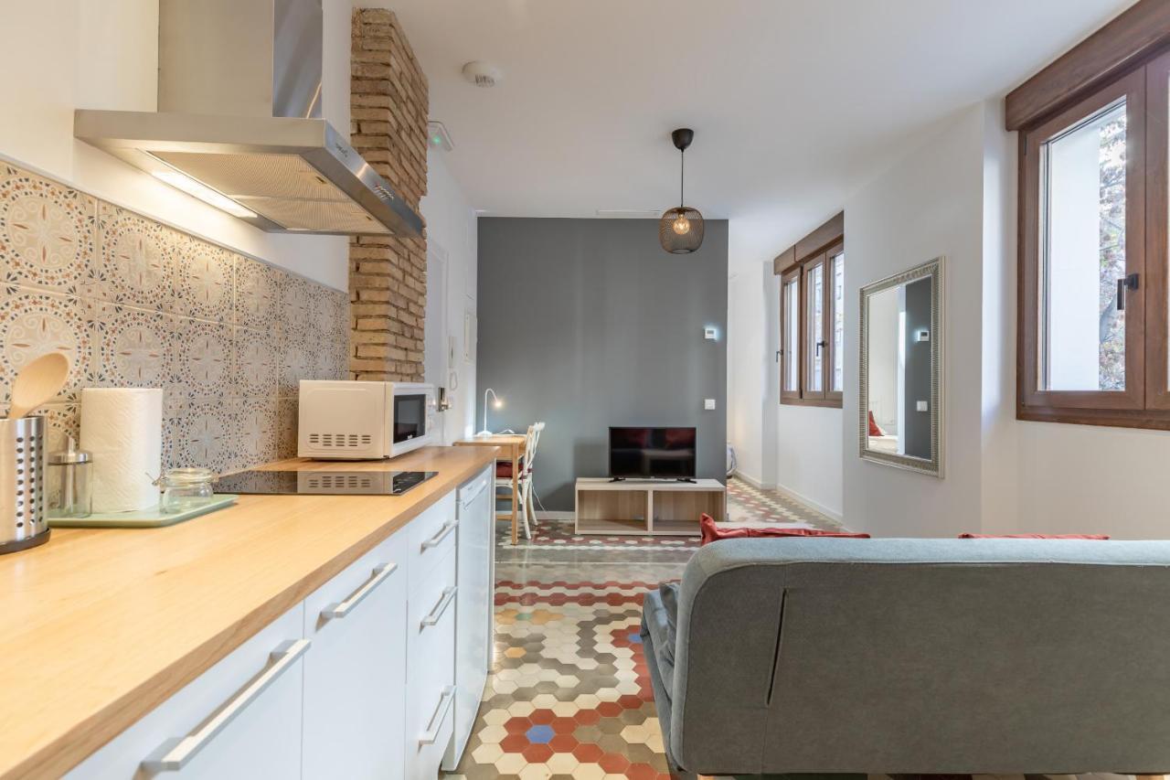 Apt With Antique Floor & Lots Of Sun Light Valencia Eksteriør billede